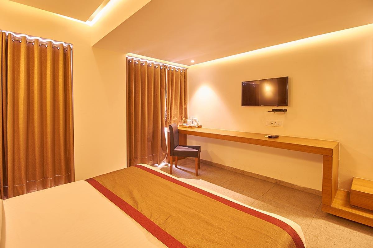 7 Wonders Hotel Gandhinagar Ngoại thất bức ảnh